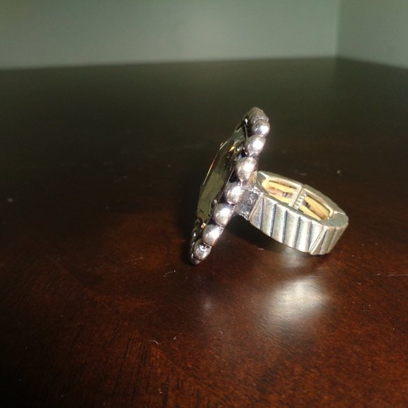 Oversized faux crystal ring- costume jewelry - Picture 6 of 11